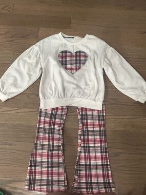 Girls Christmas Outfit Set Size 8 White Sweater & Red Plaid Pants Good Condition